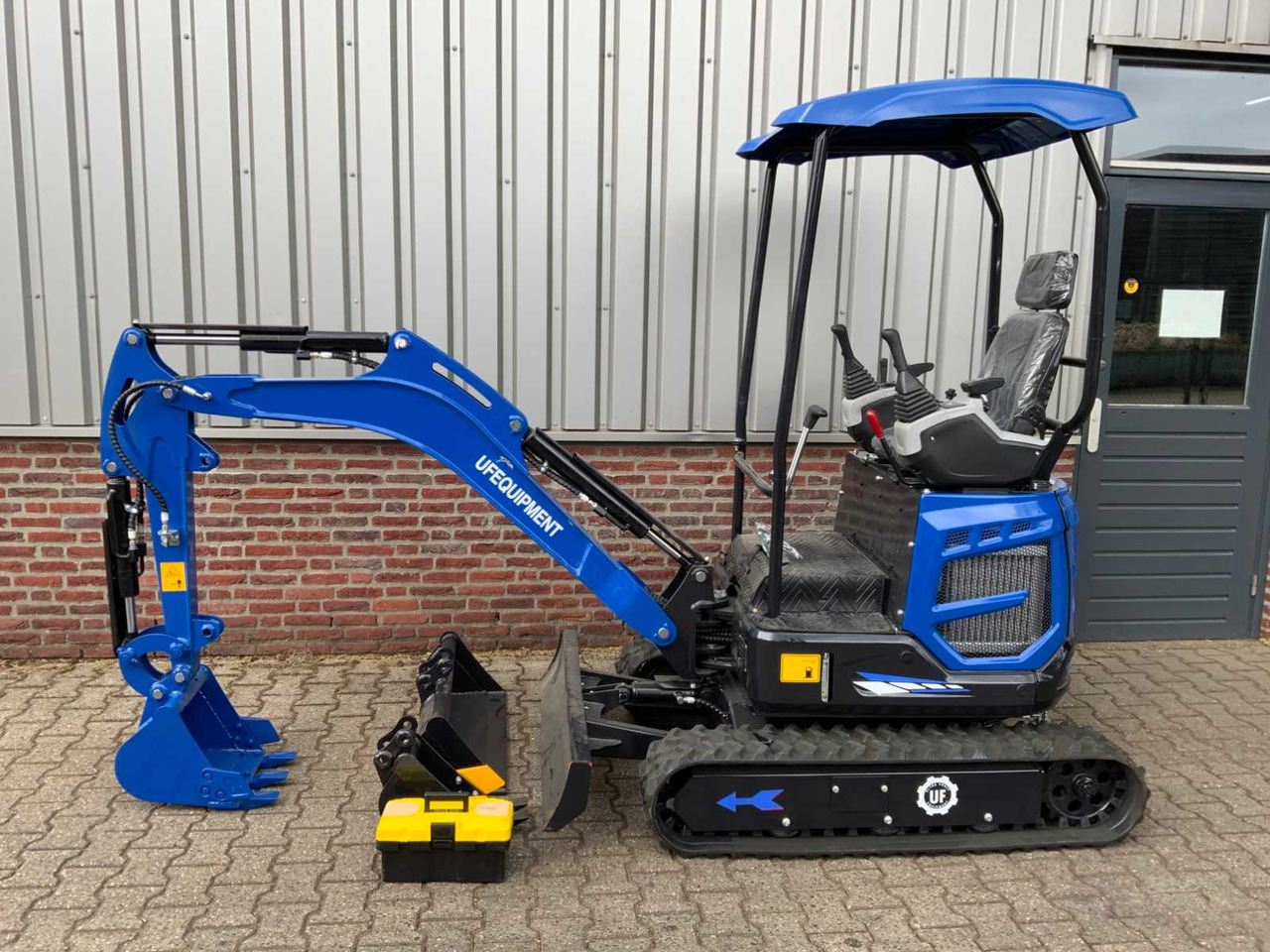 UF EQUIPMENT NM-18 CRAWLER EXCAVATOR - Bager: slika 2 UF EQUIPMENT NM-18 CRAWLER EXCAVATOR - Bager: slika 2