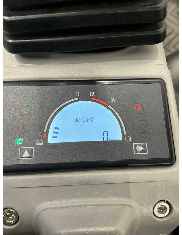 Bager ULTRA FORCE EQUIPMENT - NM-1800KG - CRAWLER EXCAVATOR WITH KUBOTA DIESEL ENGINE - 2025 INCL. 3 BUCKETS: slika 13