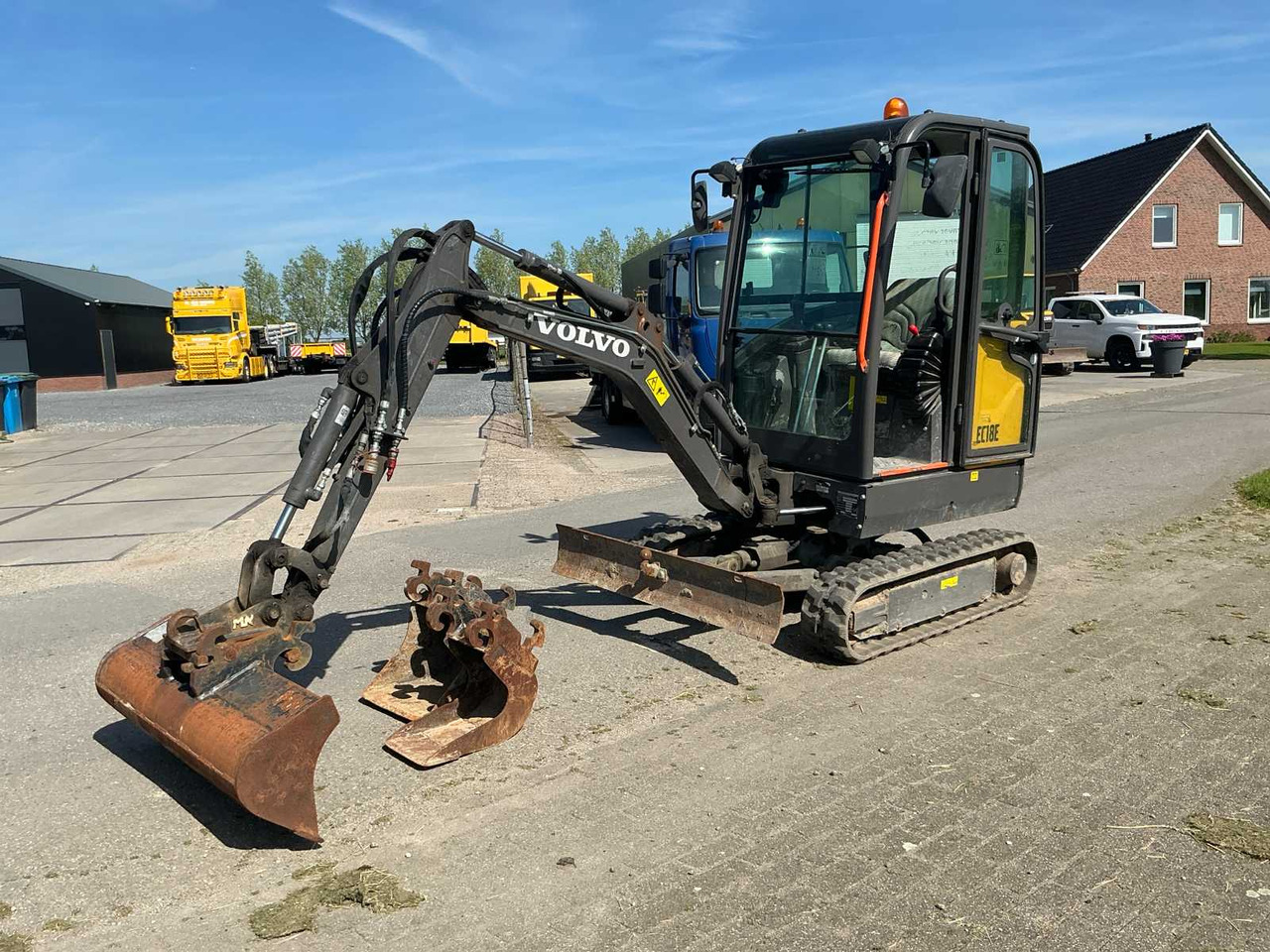 Volvo EC18E - Mini bager: slika 1 Volvo EC18E - Mini bager: slika 1