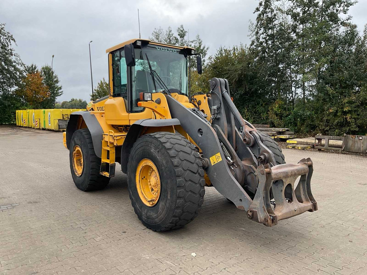 Volvo L120F - Kolesni nakladalec: slika 3 Volvo L120F - Kolesni nakladalec: slika 3