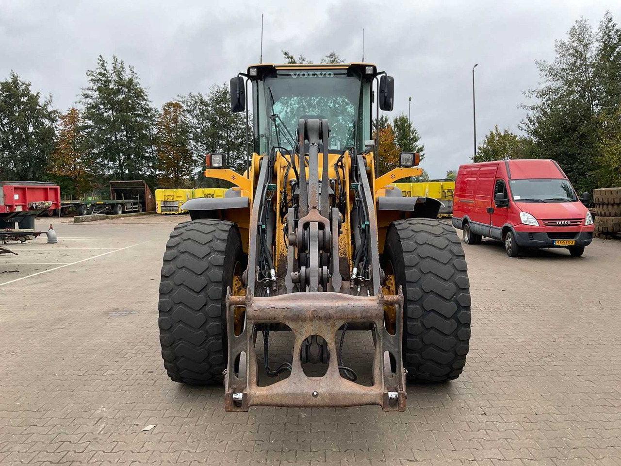 Volvo L120F - Kolesni nakladalec: slika 2 Volvo L120F - Kolesni nakladalec: slika 2