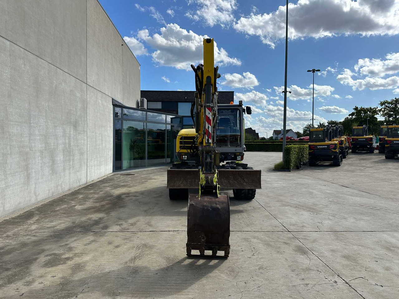 WACKER NEUSON - 2019 - EW100 - WHEELED EXCAVATOR - Bager na kolesih: slika 2 WACKER NEUSON - 2019 - EW100 - WHEELED EXCAVATOR - Bager na kolesih: slika 2