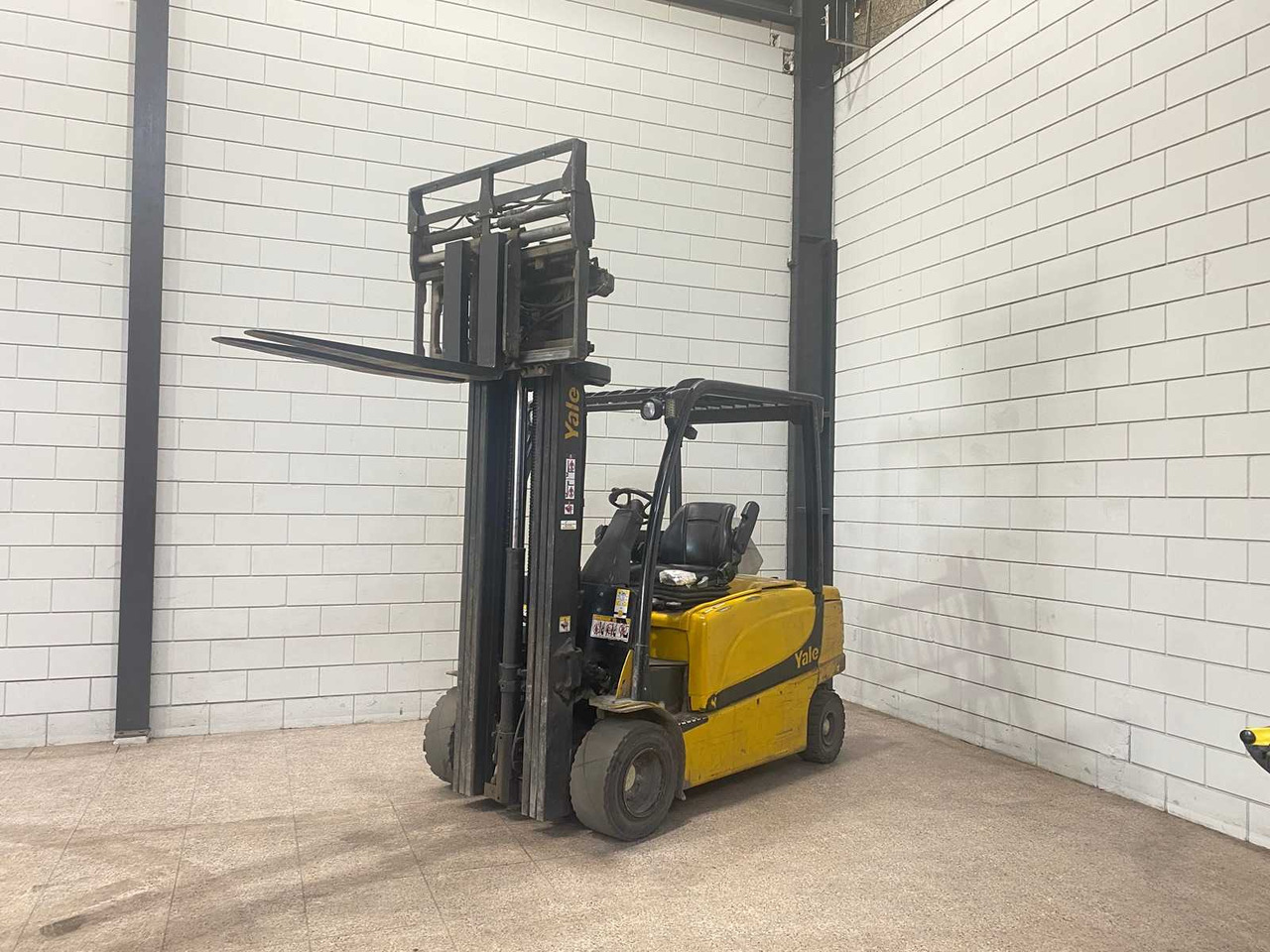 YALE - ERP35VL - FORKLIFT TRIPLEX - SIDE-SHIFT - FORK SETTER - Viličar: slika 2 YALE - ERP35VL - FORKLIFT TRIPLEX - SIDE-SHIFT - FORK SETTER - Viličar: slika 2