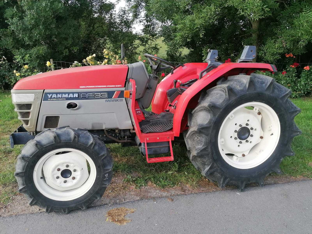 Yanmar AF-33 - Mini traktor: slika 1 Yanmar AF-33 - Mini traktor: slika 1