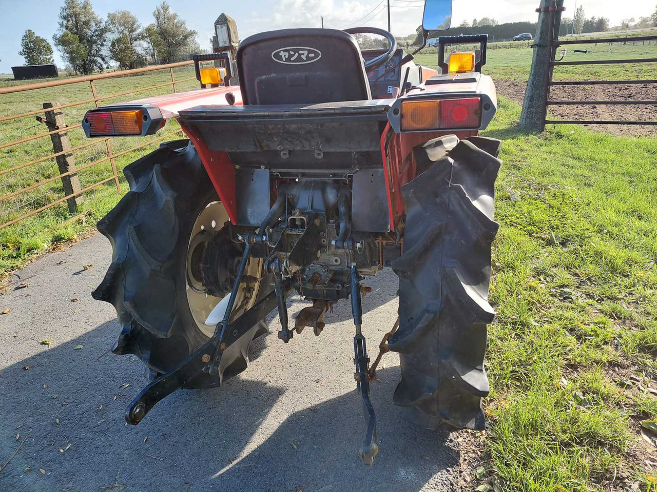 Yanmar F125 - Mini traktor: slika 4 Yanmar F125 - Mini traktor: slika 4