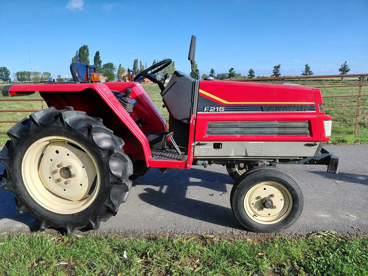 Yanmar F125 - Mini traktor: slika 3 Yanmar F125 - Mini traktor: slika 3