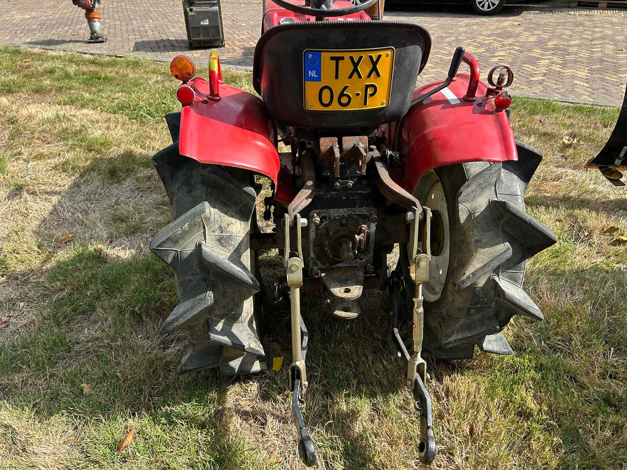 Yanmar YM1300 - Mini traktor: slika 4 Yanmar YM1300 - Mini traktor: slika 4