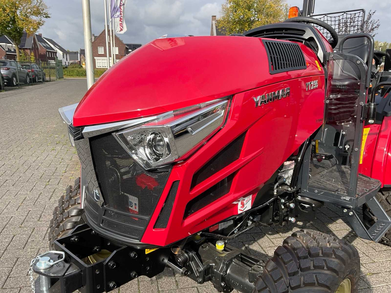 Yanmar YT235 - Mini traktor: slika 5 Yanmar YT235 - Mini traktor: slika 5