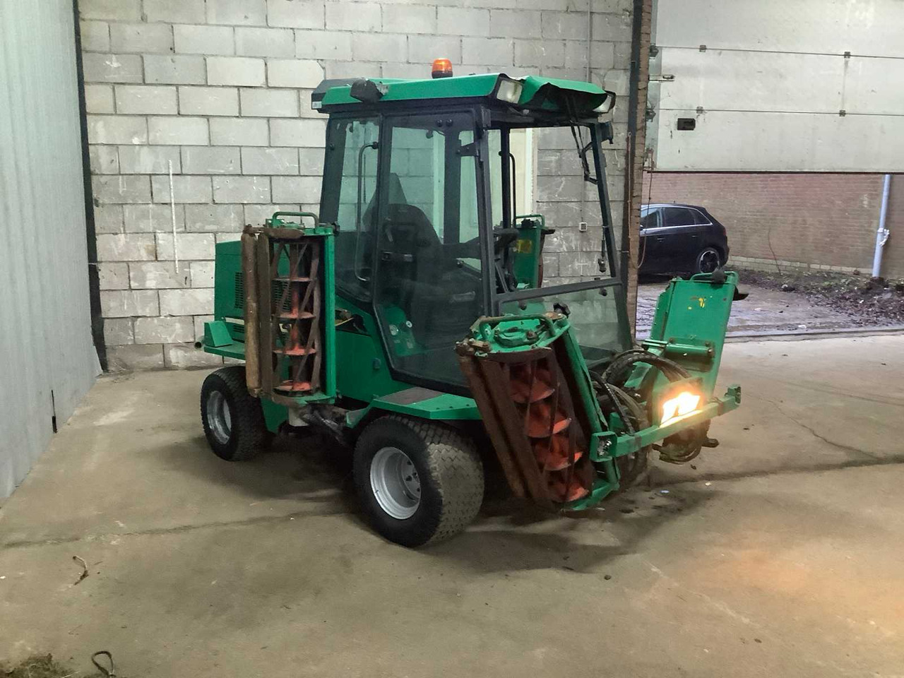 Ransomes Commander 350 - Vrtna kosilnica: slika 1 Ransomes Commander 350 - Vrtna kosilnica: slika 1
