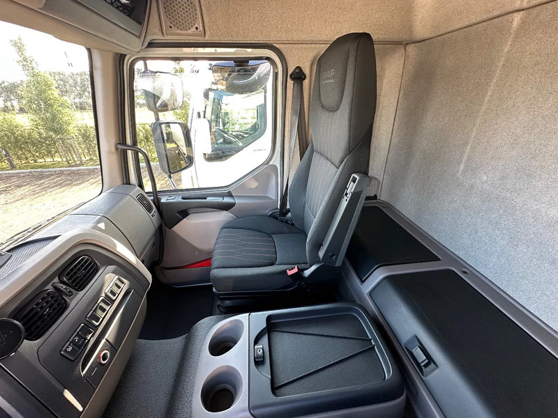 Tovornjak hladilnik DAF LF 210 LF.14.210 EURO6. KOELBAKWAGEN MET LAADKLEP: slika 9