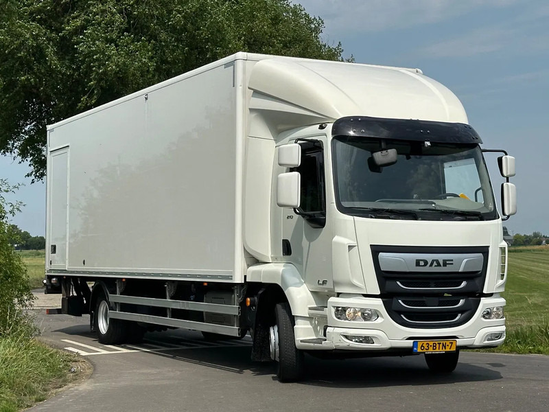 DAF LF 210 LF210.14. EURO6. 2022. 183401km 805x248x248. Bakwagen met Laadklep 2500kg - Tovornjak zabojnik: slika 2 DAF LF 210 LF210.14. EURO6. 2022. 183401km 805x248x248. Bakwagen met Laadklep 2500kg - Tovornjak zabojnik: slika 2