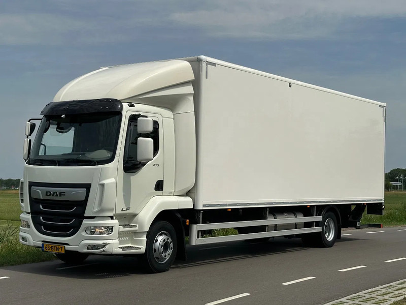 DAF LF 210 LF210.14. EURO6. 2022. 183401km 805x248x248. Bakwagen met Laadklep 2500kg - Tovornjak zabojnik: slika 1 DAF LF 210 LF210.14. EURO6. 2022. 183401km 805x248x248. Bakwagen met Laadklep 2500kg - Tovornjak zabojnik: slika 1