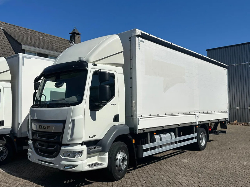 DAF LF 260 LF260.16 EURO6. 2022. Schuifzeil bakwagen met Laadklep. - Tovornjak s ponjavo: slika 1 DAF LF 260 LF260.16 EURO6. 2022. Schuifzeil bakwagen met Laadklep. - Tovornjak s ponjavo: slika 1