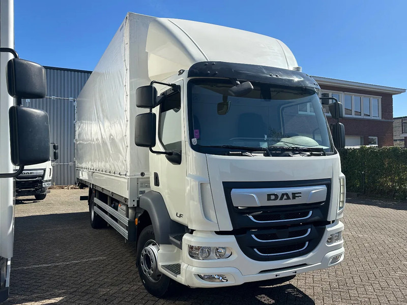 DAF LF 260 LF260.16 EURO6. 2022. Schuifzeil bakwagen met Laadklep. - Tovornjak s ponjavo: slika 2 DAF LF 260 LF260.16 EURO6. 2022. Schuifzeil bakwagen met Laadklep. - Tovornjak s ponjavo: slika 2