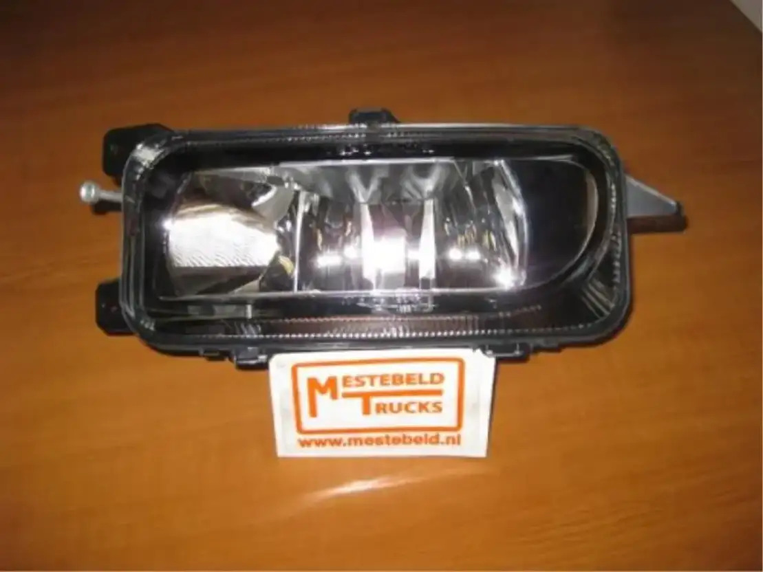 Mercedes-Benz Mistlamp - Električni sistem za Tovornjak: slika 1 Mercedes-Benz Mistlamp - Električni sistem za Tovornjak: slika 1