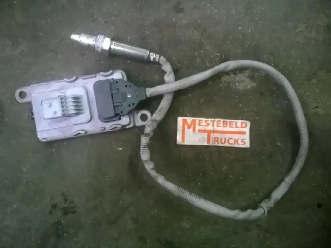 Mercedes-Benz Nox sensor - Izpušni sistem za Tovornjak: slika 1 Mercedes-Benz Nox sensor - Izpušni sistem za Tovornjak: slika 1