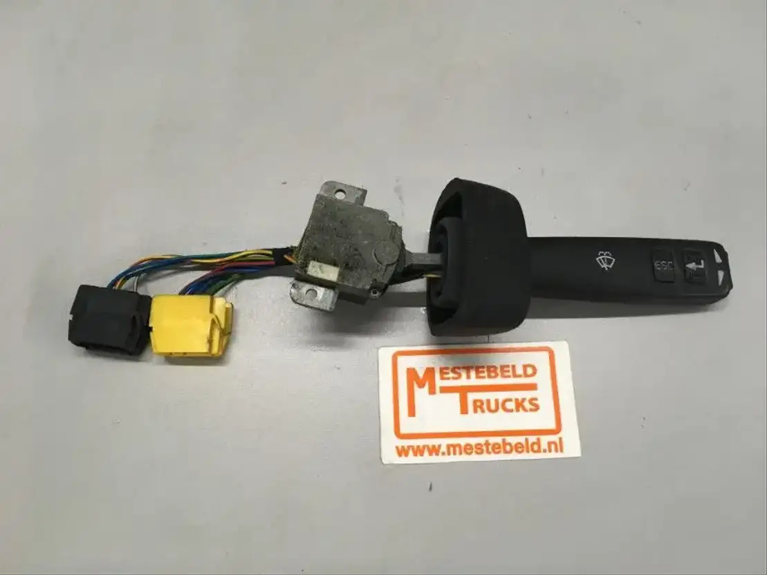 Volvo Comby ruitenwis/ruitensproeier - Električni sistem za Tovornjak: slika 1 Volvo Comby ruitenwis/ruitensproeier - Električni sistem za Tovornjak: slika 1