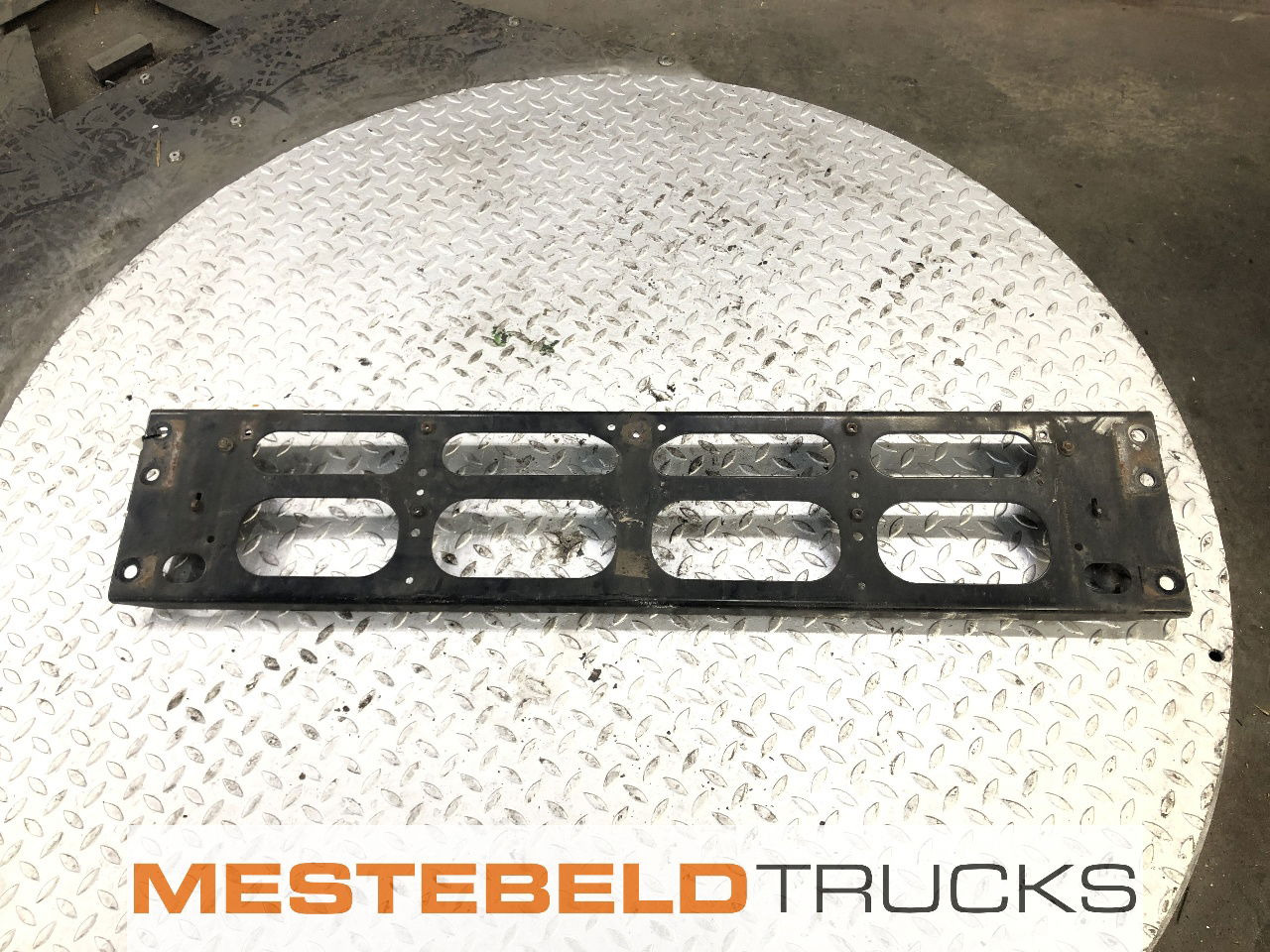 Volvo Frame ondergrille FH2 - Okvir/ Šasija za Tovornjak: slika 1 Volvo Frame ondergrille FH2 - Okvir/ Šasija za Tovornjak: slika 1