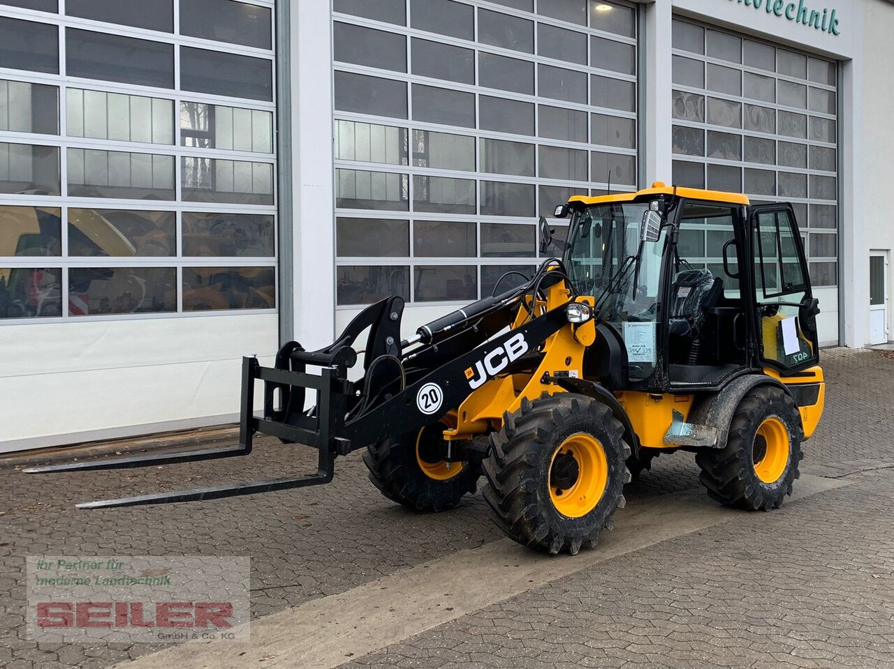 JCB 407 Agri - Kolesni nakladalec: slika 1 JCB 407 Agri - Kolesni nakladalec: slika 1