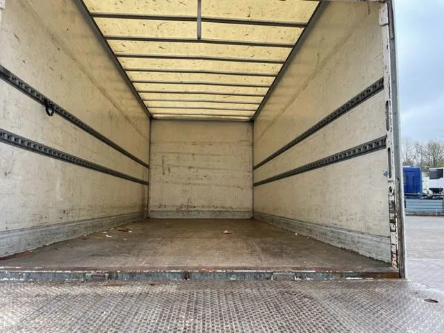 Iveco Eurocargo 75E15 6 Cilinder Engine 4x2 Full Springs Euro 2 engine - Tovornjak zabojnik: slika 4 Iveco Eurocargo 75E15 6 Cilinder Engine 4x2 Full Springs Euro 2 engine - Tovornjak zabojnik: slika 4