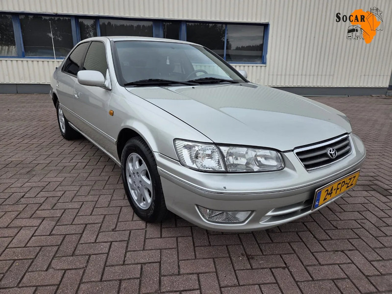 Toyota Camry 3.0 V6 24v // Automaat // leather Seats Cruise Control - Limuzina: slika 1 Toyota Camry 3.0 V6 24v // Automaat // leather Seats Cruise Control - Limuzina: slika 1