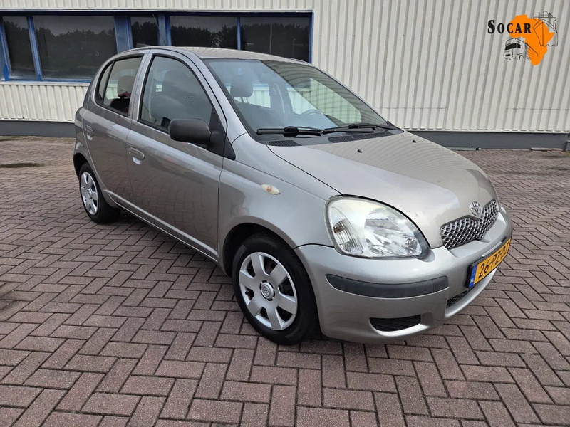Toyota Yaris 1.3 VVT-i Idols 5drs - Kombilimuzina: slika 1 Toyota Yaris 1.3 VVT-i Idols 5drs - Kombilimuzina: slika 1