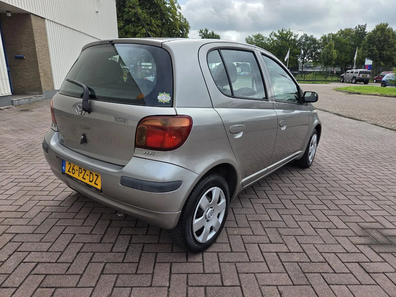 Toyota Yaris 1.3 VVT-i Idols 5drs - Kombilimuzina: slika 3 Toyota Yaris 1.3 VVT-i Idols 5drs - Kombilimuzina: slika 3
