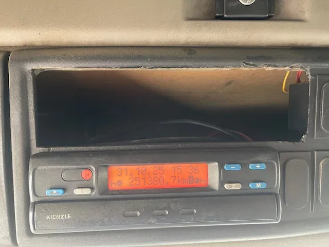 Vlačilec DAF XF 105.460 Manual gear: slika 16