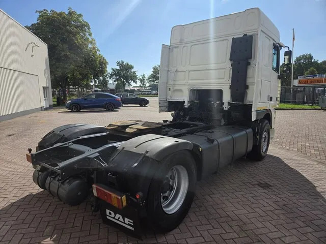 DAF XF 95.430 Manual gear Euro 3 - Vlačilec: slika 4 DAF XF 95.430 Manual gear Euro 3 - Vlačilec: slika 4