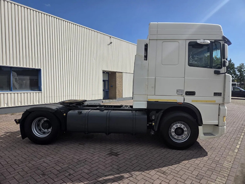 DAF XF 95.430 Manual gear Euro 3 - Vlačilec: slika 2 DAF XF 95.430 Manual gear Euro 3 - Vlačilec: slika 2