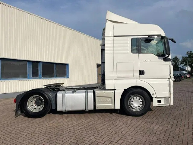 MAN TGX 18.480 Euro 6 Retarder 2 tanks - Vlačilec: slika 2 MAN TGX 18.480 Euro 6 Retarder 2 tanks - Vlačilec: slika 2