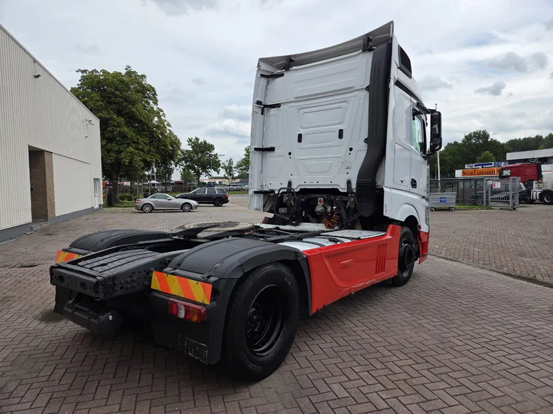 Mercedes-Benz Actros 1845 Retarder, 2 tanks, Automatic, 2 beds - Vlačilec: slika 3 Mercedes-Benz Actros 1845 Retarder, 2 tanks, Automatic, 2 beds - Vlačilec: slika 3