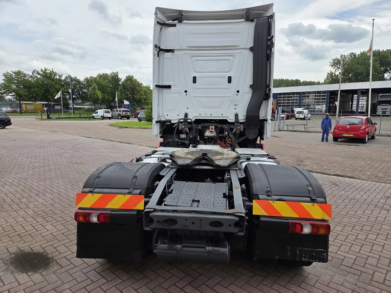 Mercedes-Benz Actros 1845 Retarder, 2 tanks, Automatic, 2 beds - Vlačilec: slika 4 Mercedes-Benz Actros 1845 Retarder, 2 tanks, Automatic, 2 beds - Vlačilec: slika 4