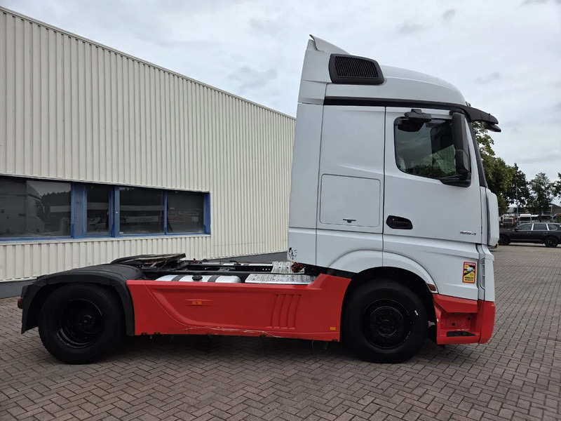 Mercedes-Benz Actros 1845 Retarder, 2 tanks, Automatic, 2 beds - Vlačilec: slika 2 Mercedes-Benz Actros 1845 Retarder, 2 tanks, Automatic, 2 beds - Vlačilec: slika 2