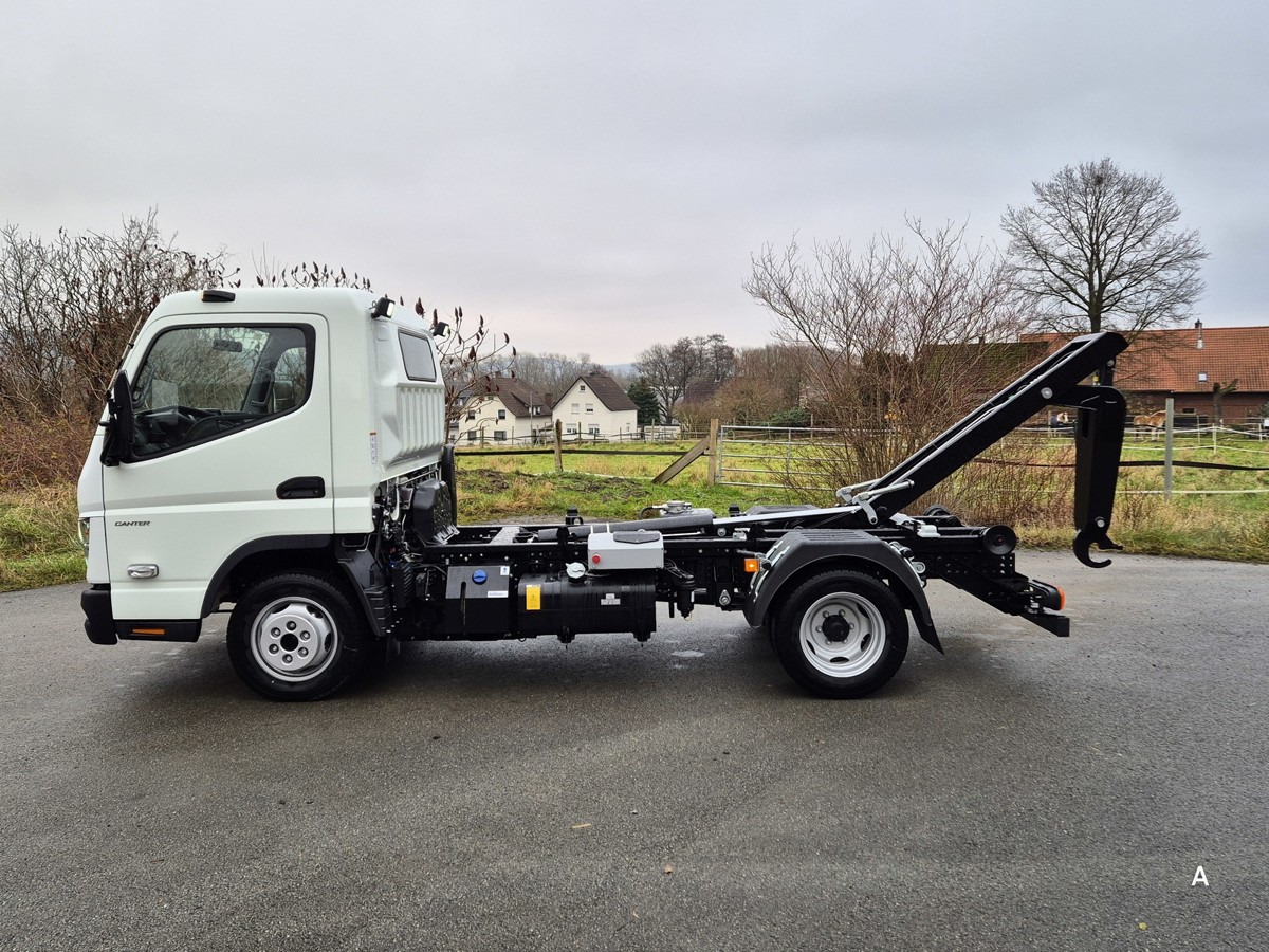 FUSO 3C15 Duonic Aut.City Abrollkipper AHK 3.5T sofor - Kotalni prekucni tovornjak: slika 4 FUSO 3C15 Duonic Aut.City Abrollkipper AHK 3.5T sofor - Kotalni prekucni tovornjak: slika 4