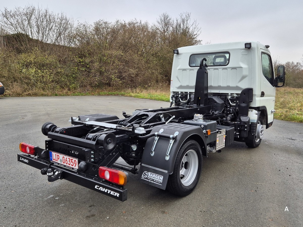 FUSO 3C15 Duonic Aut.City Abrollkipper AHK 3.5T sofor - Kotalni prekucni tovornjak: slika 5 FUSO 3C15 Duonic Aut.City Abrollkipper AHK 3.5T sofor - Kotalni prekucni tovornjak: slika 5