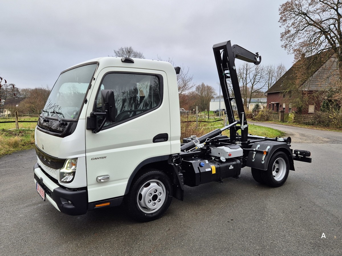 FUSO 3C15 Duonic Aut.City Abrollkipper AHK 3.5T sofor - Kotalni prekucni tovornjak: slika 1 FUSO 3C15 Duonic Aut.City Abrollkipper AHK 3.5T sofor - Kotalni prekucni tovornjak: slika 1