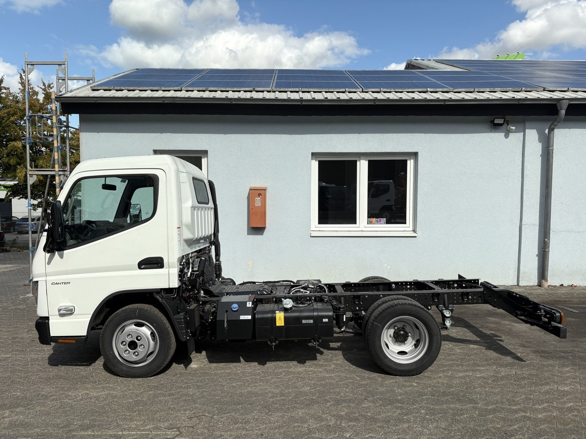 FUSO 3S15 Fahrgestell 2500 Nebenantrieb - Tovornjak-šasija: slika 2 FUSO 3S15 Fahrgestell 2500 Nebenantrieb - Tovornjak-šasija: slika 2