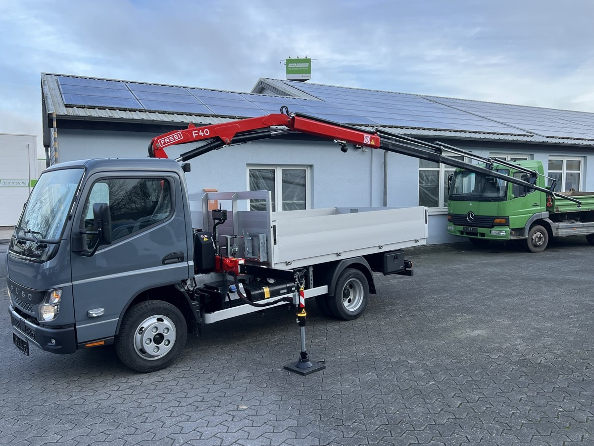 FUSO 6S15 Pritsche 3.0m Kran 4xhydr. Funk! - Dostavno vozilo s kesonom: slika 2 FUSO 6S15 Pritsche 3.0m Kran 4xhydr. Funk! - Dostavno vozilo s kesonom: slika 2