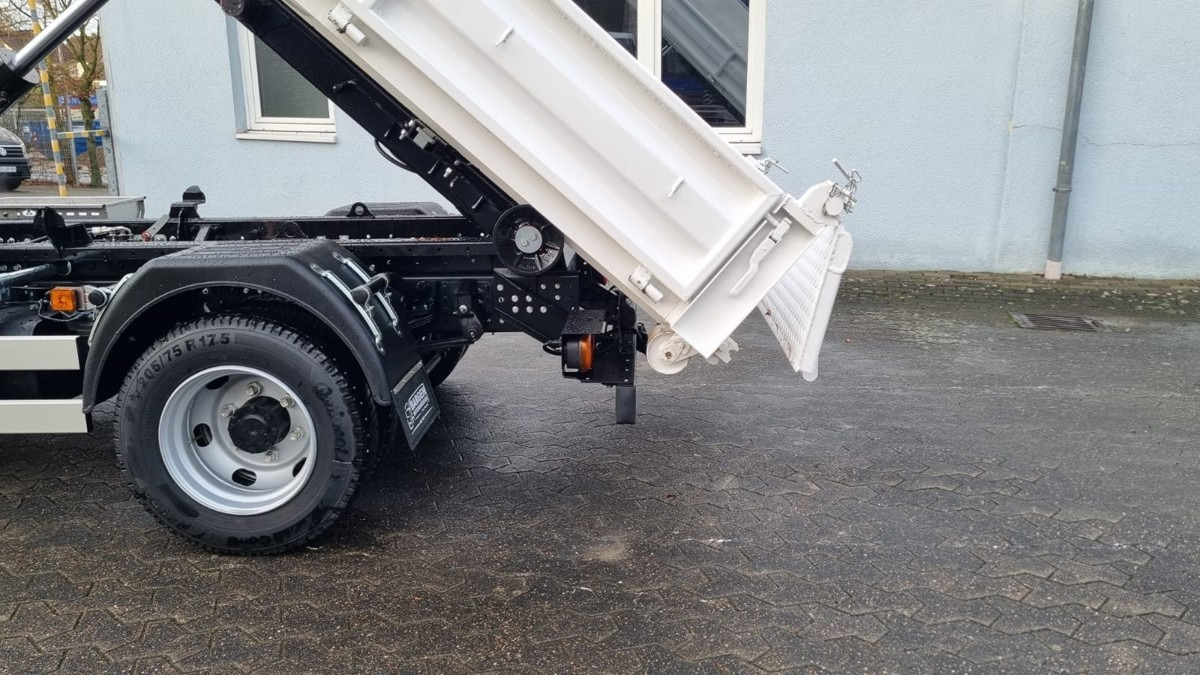 FUSO FUSO 9C18 Duonic City Abrollkipper GG 8.55t AHK - Kotalni prekucni tovornjak: slika 4 FUSO FUSO 9C18 Duonic City Abrollkipper GG 8.55t AHK - Kotalni prekucni tovornjak: slika 4