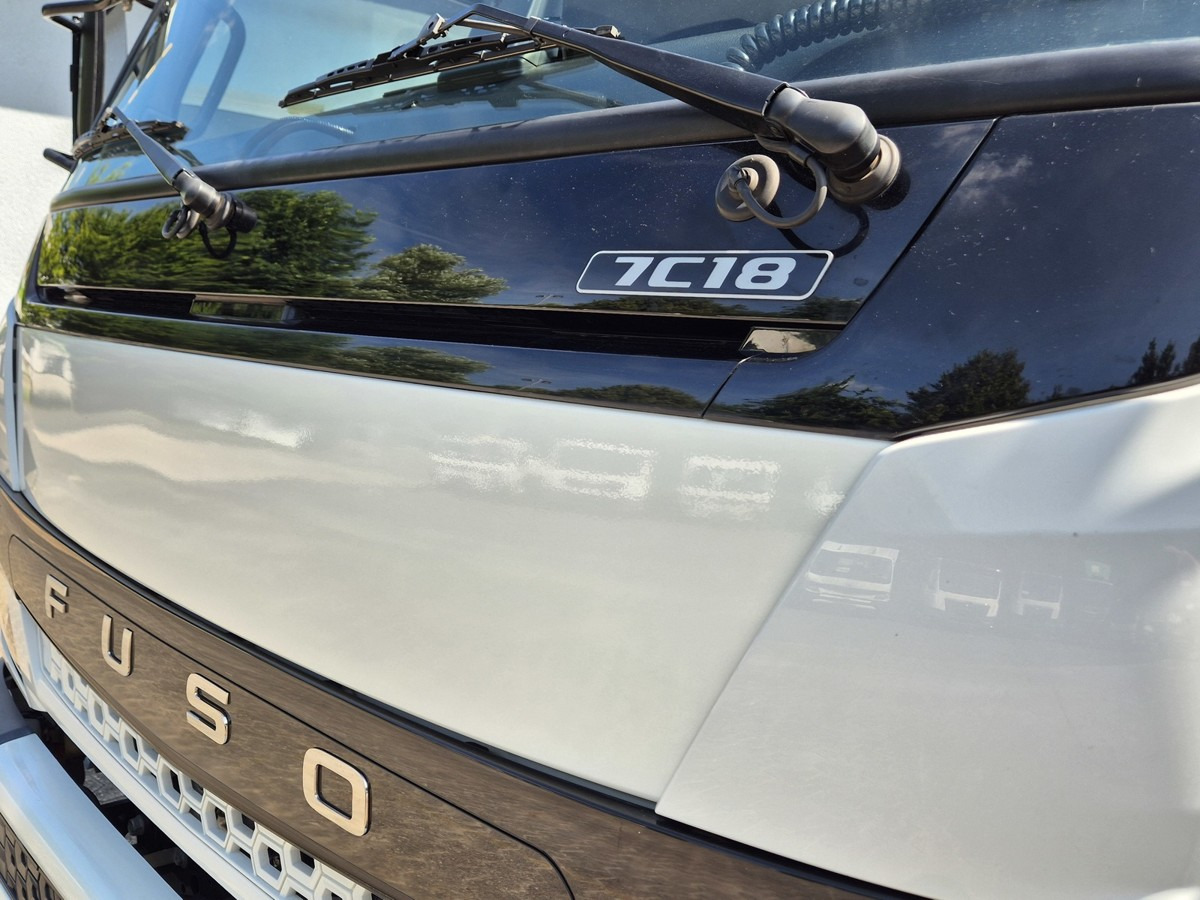 Kotalni prekucni tovornjak FUSO Fuso Canter 7C18 City Abrollkipper AHK Hooklift: slika 15