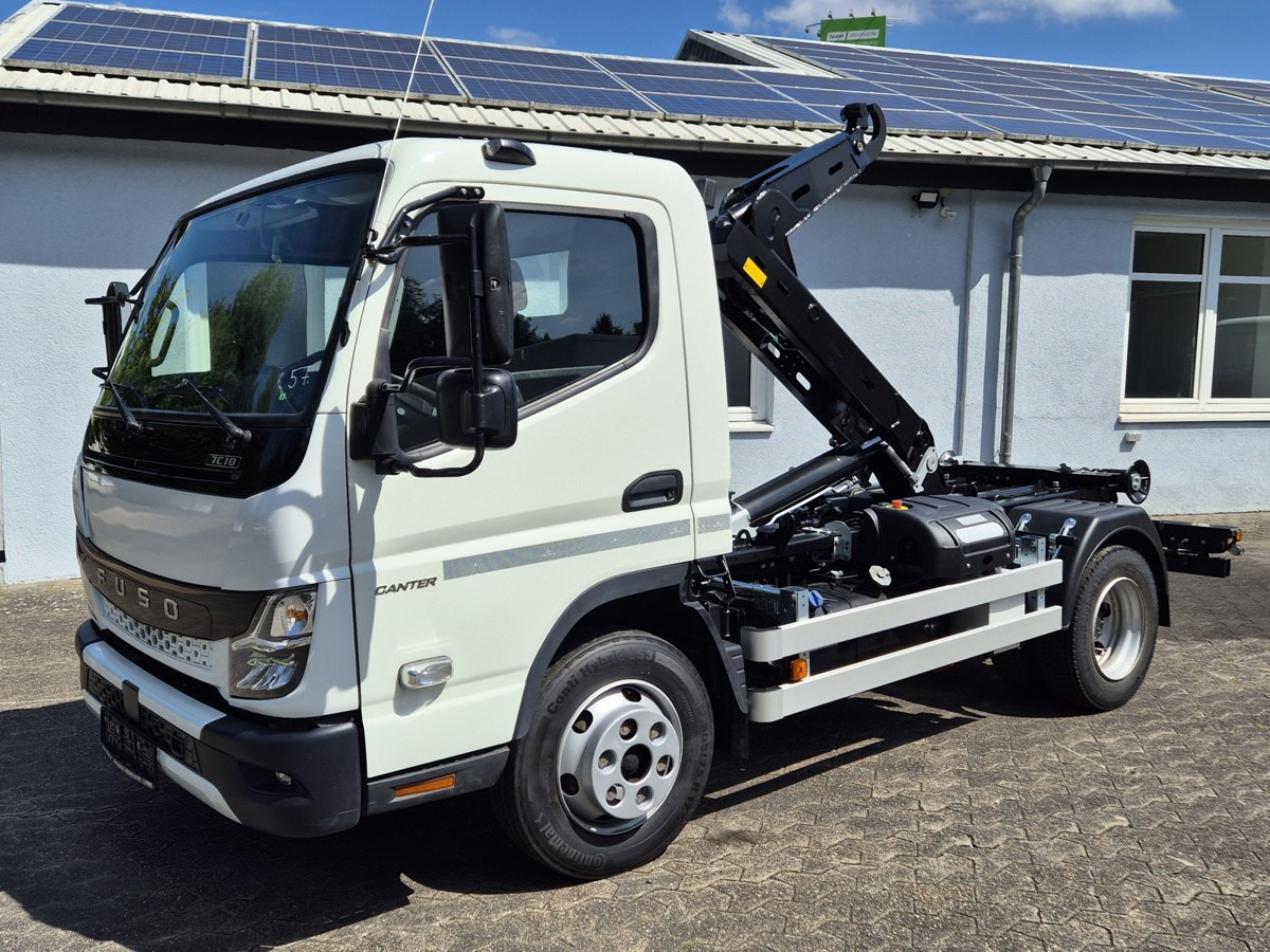 FUSO Fuso Canter 7C18 City Abrollkipper AHK Hooklift - Kotalni prekucni tovornjak: slika 1 FUSO Fuso Canter 7C18 City Abrollkipper AHK Hooklift - Kotalni prekucni tovornjak: slika 1
