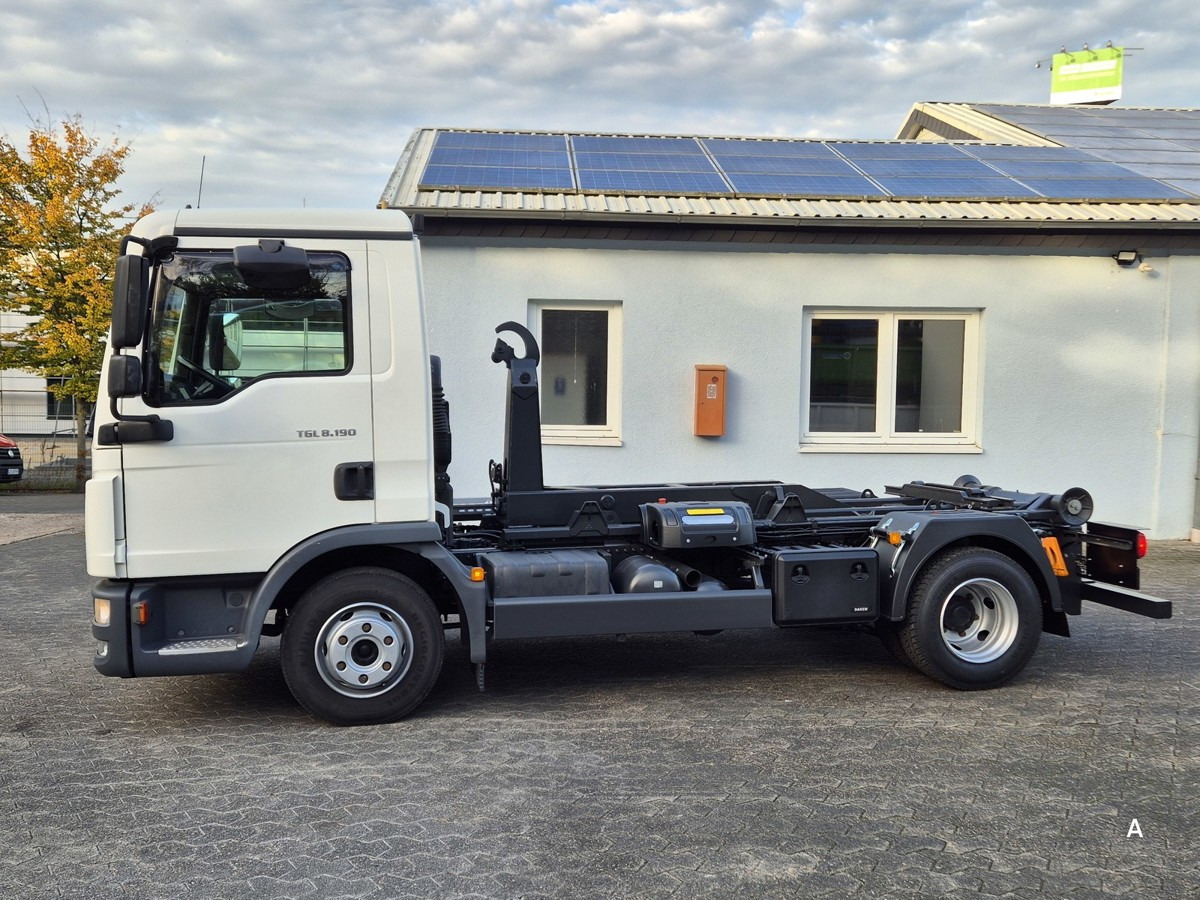 MAN TGL 8.190 BL City Abrollkipper Aut., 2 x AHK sof - Kotalni prekucni tovornjak: slika 3 MAN TGL 8.190 BL City Abrollkipper Aut., 2 x AHK sof - Kotalni prekucni tovornjak: slika 3