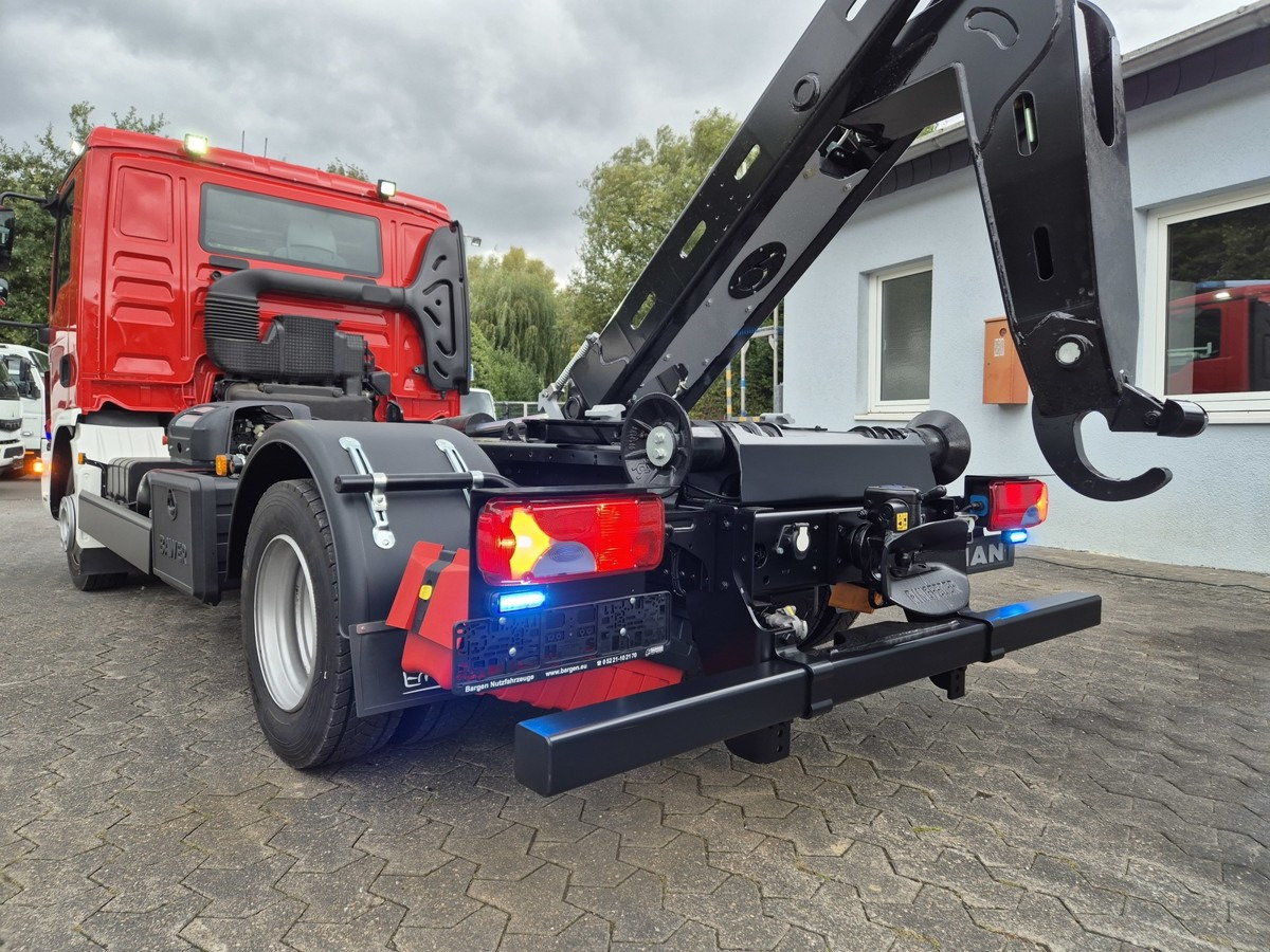 MAN TGL 8.190 Feuerwehrfahrzeug City Abrollkipper - Kotalni prekucni tovornjak: slika 4 MAN TGL 8.190 Feuerwehrfahrzeug City Abrollkipper - Kotalni prekucni tovornjak: slika 4