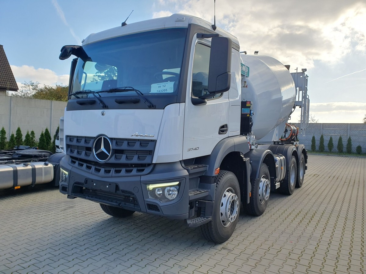 MERCEDES-BENZ Arocs 3740 8x4 Betonmischer IMER ORU LT105 H 10m - Avtomešalec: slika 1 MERCEDES-BENZ Arocs 3740 8x4 Betonmischer IMER ORU LT105 H 10m - Avtomešalec: slika 1