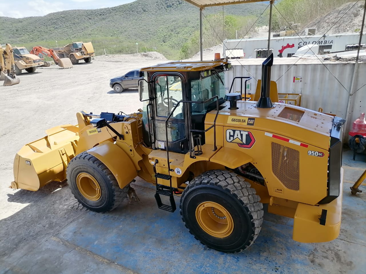 CATERPILLAR 950 GC - Kolesni nakladalec: slika 2 CATERPILLAR 950 GC - Kolesni nakladalec: slika 2