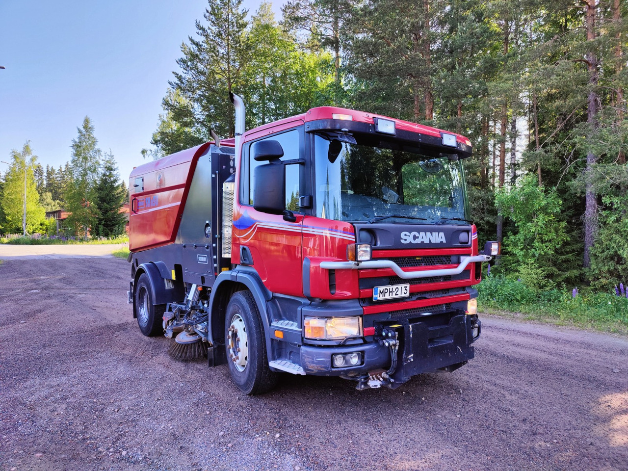 SCHMIDT SK650 / Scania P94 - Vozilo za pometanje: slika 1 SCHMIDT SK650 / Scania P94 - Vozilo za pometanje: slika 1