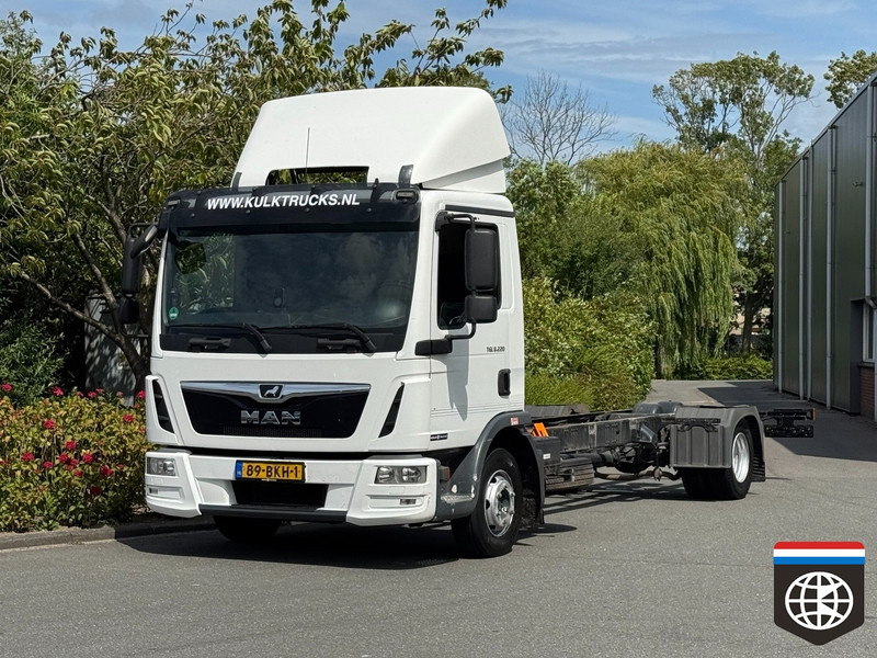 MAN TGL 8 220 - 7490KG - CHASSIS LENGTH 7.00M - LOW KM 387TKM - Tovornjak-šasija: slika 1 MAN TGL 8 220 - 7490KG - CHASSIS LENGTH 7.00M - LOW KM 387TKM - Tovornjak-šasija: slika 1