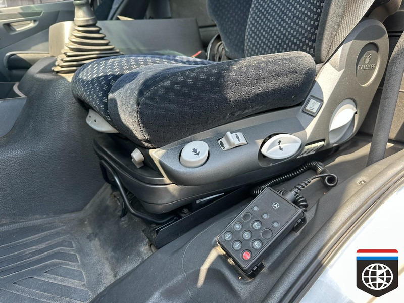 Tovornjak s ponjavo Mercedes-Benz AXOR 1833 TAIL LIFT - MANUAL GEARBOX: slika 9 Tovornjak s ponjavo Mercedes-Benz AXOR 1833 TAIL LIFT - MANUAL GEARBOX: slika 9