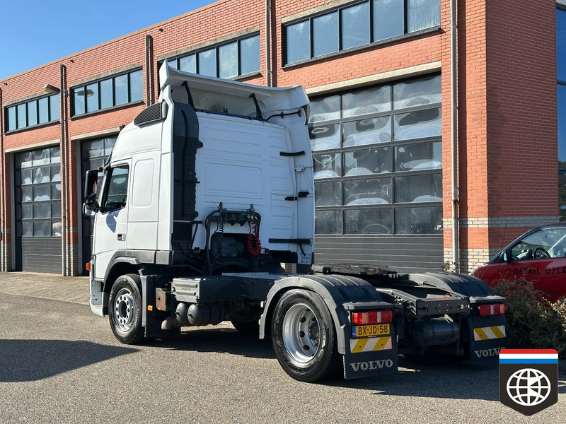 Volvo FM 370 EEV 4X2 NIGHT A/C - AUTOMATIC - EURO 5 - Vlačilec: slika 4 Volvo FM 370 EEV 4X2 NIGHT A/C - AUTOMATIC - EURO 5 - Vlačilec: slika 4
